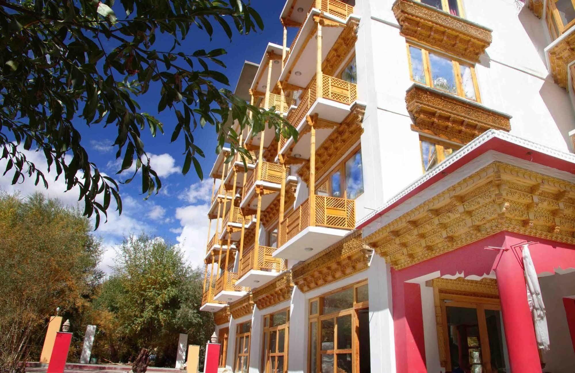 Hotel Grand Himalaya Leh Exterior photo